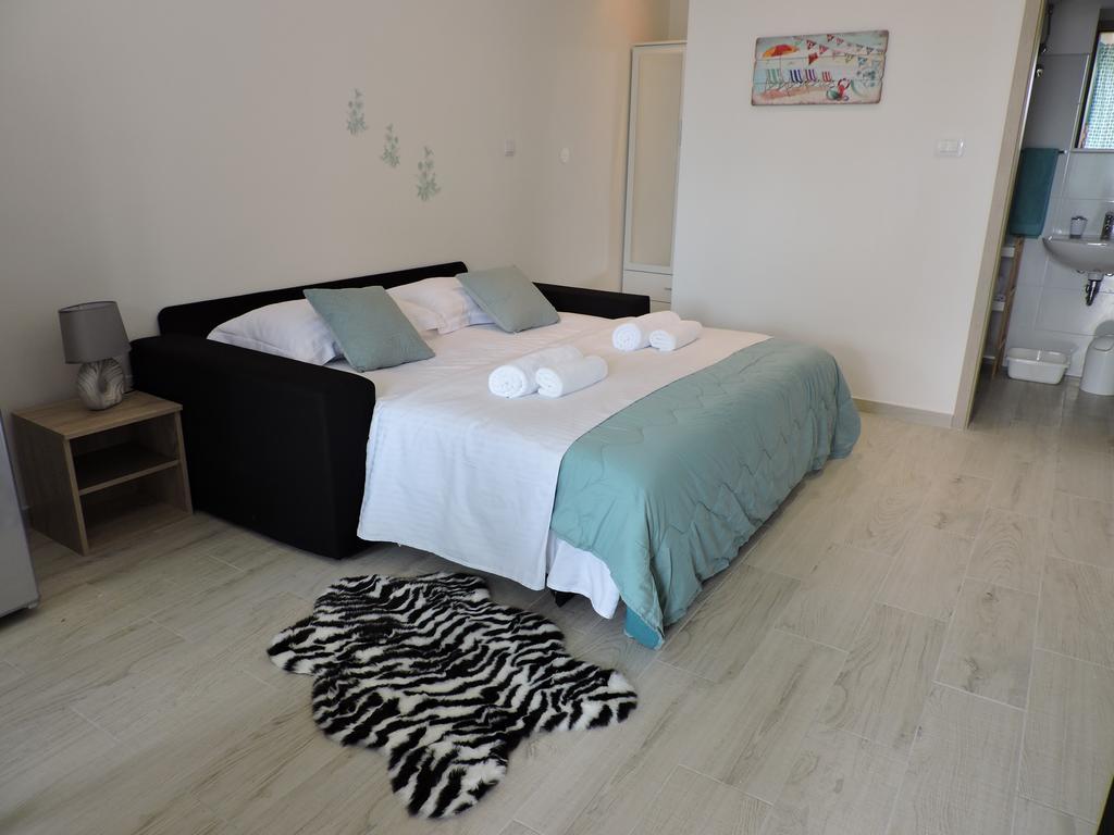 Apartments Nina Riva Kastela Ngoại thất bức ảnh